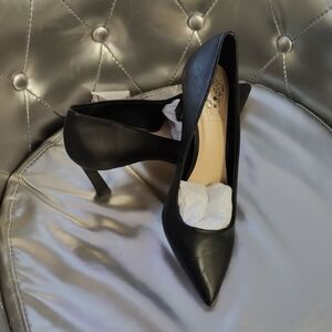Vince Camuto Black Pointed-Toe Leather Pumps